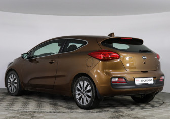 Подержанный автомобиль Kia Ceed Hatchback 2017 года (7 фото)