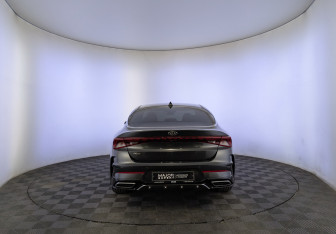 Подержанный автомобиль Kia K5 2020 года (6 фото)