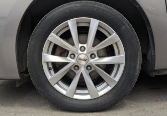 Подержанный автомобиль Toyota Corolla Sedan 2014 года (12 фото)