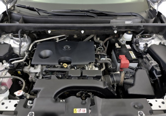 Подержанный автомобиль Toyota RAV4 2021 года (9 фото)