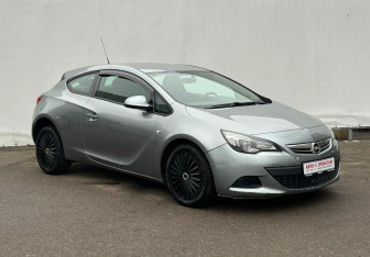 Подержанный автомобиль Opel Astra Hatchback 2012 года (3 фото)