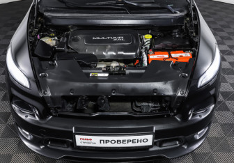 Подержанный автомобиль Jeep Cherokee 2014 года (9 фото)