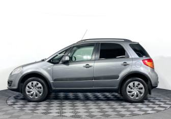 Подержанный автомобиль Suzuki SX4 Hatchback 2013 года (8 фото)