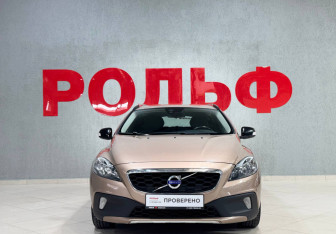Подержанный автомобиль Volvo V40 Cross Country 2013 года (2 фото)