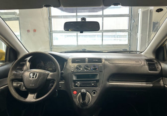 Подержанный автомобиль Honda Civic Hatchback 2001 года (15 фото)