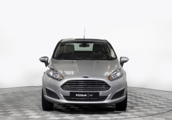 Подержанный автомобиль Ford Fiesta Sedan 2015 года (2 фото)
