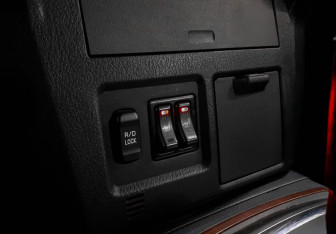 Подержанный автомобиль Mitsubishi Pajero 2007 года (15 фото)