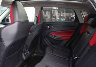 Подержанный автомобиль Changan UNI-S 2024 года (10 фото)