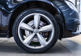Подержанный автомобиль Audi A3 Sedan 2015 года (20 фото)