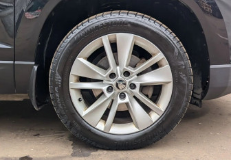 Подержанный автомобиль Skoda Karoq 2020 года (18 фото)