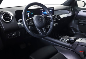 Подержанный автомобиль Mercedes-Benz GLB 2021 года (14 фото)