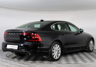 Подержанный автомобиль Volvo S90 2019 года (5 фото)