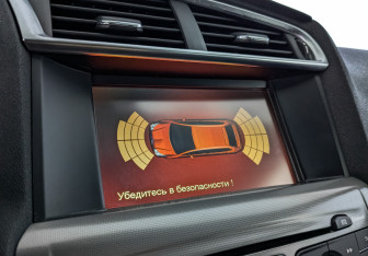 Подержанный автомобиль Citroen C4 Sedan 2016 года (26 фото)