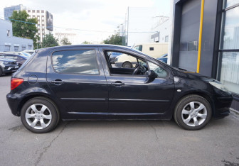 Подержанный автомобиль Peugeot 307 Hatchback 2006 года (4 фото)