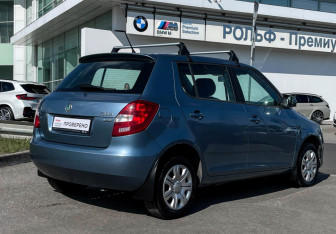 Подержанный автомобиль Skoda Fabia Hatchback 2011 года (5 фото)