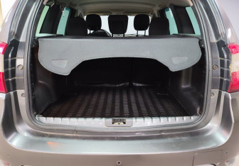 Подержанный автомобиль Nissan Terrano 2015 года (12 фото)