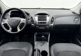 Подержанный автомобиль Hyundai ix35 2010 года (12 фото)