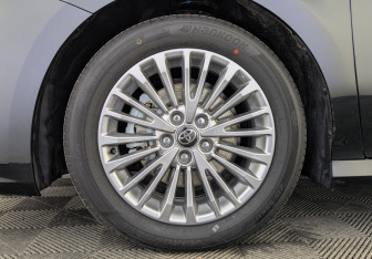 Новый Toyota Camry Sedan 2025 (7 фото)