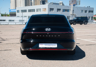 Подержанный автомобиль Hyundai Grandeur 2023 года (5 фото)