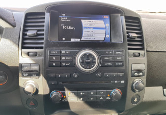 Подержанный автомобиль Nissan Pathfinder 2012 года (15 фото)