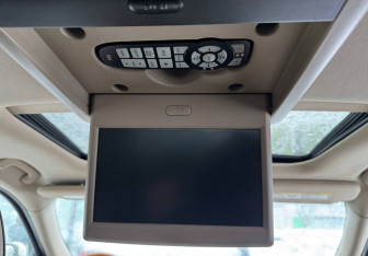 Подержанный автомобиль Jeep Grand Cherokee 2012 года (13 фото)