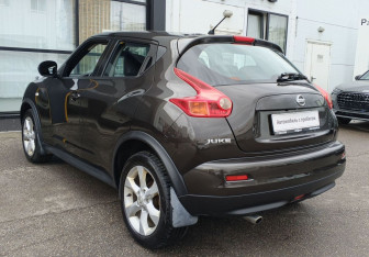 Подержанный автомобиль Nissan Juke 2013 года (7 фото)