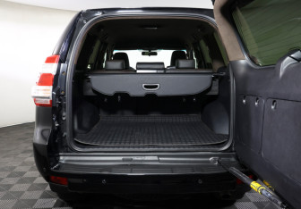 Подержанный автомобиль Toyota Land Cruiser Prado 2016 года (10 фото)