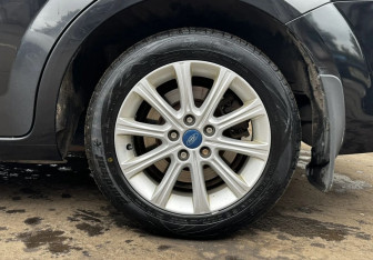 Подержанный автомобиль Ford Mondeo Sedan 2012 года (14 фото)