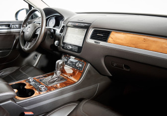 Подержанный автомобиль Volkswagen Touareg 2011 года (9 фото)