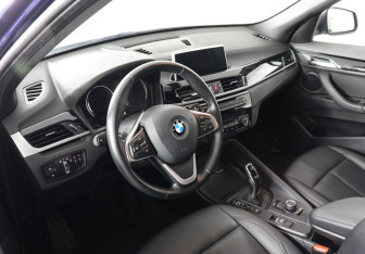 Подержанный автомобиль BMW X1 2021 года (11 фото)