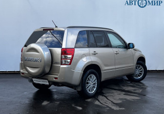 Подержанный автомобиль Suzuki Grand Vitara 2010 года (5 фото)