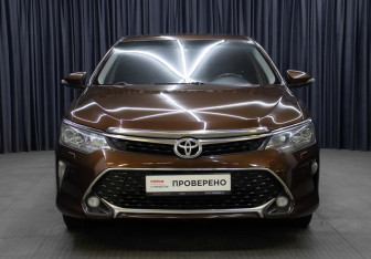 Подержанный автомобиль Toyota Camry Sedan 2017 года (2 фото)