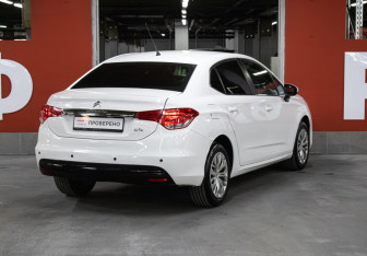 Подержанный автомобиль Citroen C4 Sedan 2014 года (5 фото)