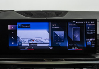 Подержанный автомобиль BMW X7 2023 года (19 фото)