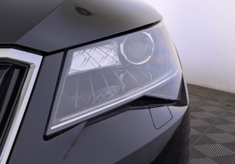Подержанный автомобиль Skoda Superb Liftback 2016 года (11 фото)