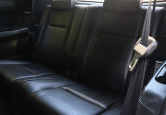 Подержанный автомобиль Mazda CX-9 2008 года (10 фото)