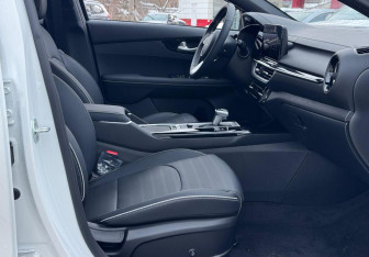 Новый Kia K3 Sedan 2025 (12 фото)