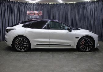 Подержанный автомобиль Zeekr 001 2023 года (4 фото)