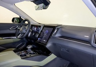 Новый Hongqi HS3 2025 (9 фото)