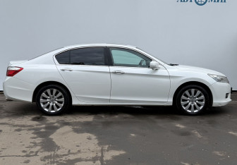 Подержанный автомобиль Honda Accord Sedan 2013 года (4 фото)