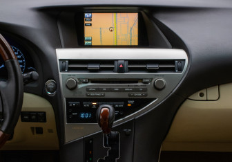 Подержанный автомобиль Lexus RX 2009 года (14 фото)