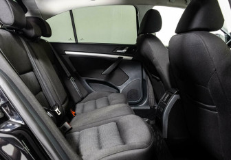 Подержанный автомобиль Skoda Octavia Liftback 2013 года (15 фото)