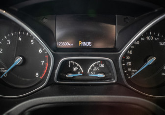 Подержанный автомобиль Ford Focus Hatchback 2016 года (12 фото)