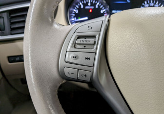 Подержанный автомобиль Nissan X-Trail 2015 года (29 фото)