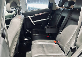 Подержанный автомобиль Chevrolet Captiva 2012 года (17 фото)