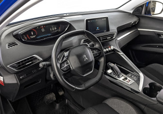 Подержанный автомобиль Peugeot 3008 2021 года (15 фото)