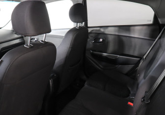 Подержанный автомобиль Kia Rio Sedan 2013 года (3 фото)