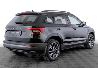 Подержанный автомобиль Skoda Karoq 2021 года (5 фото)