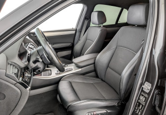 Подержанный автомобиль BMW X4 2017 года (20 фото)