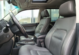 Подержанный автомобиль Toyota Land Cruiser Suv 2008 года (23 фото)